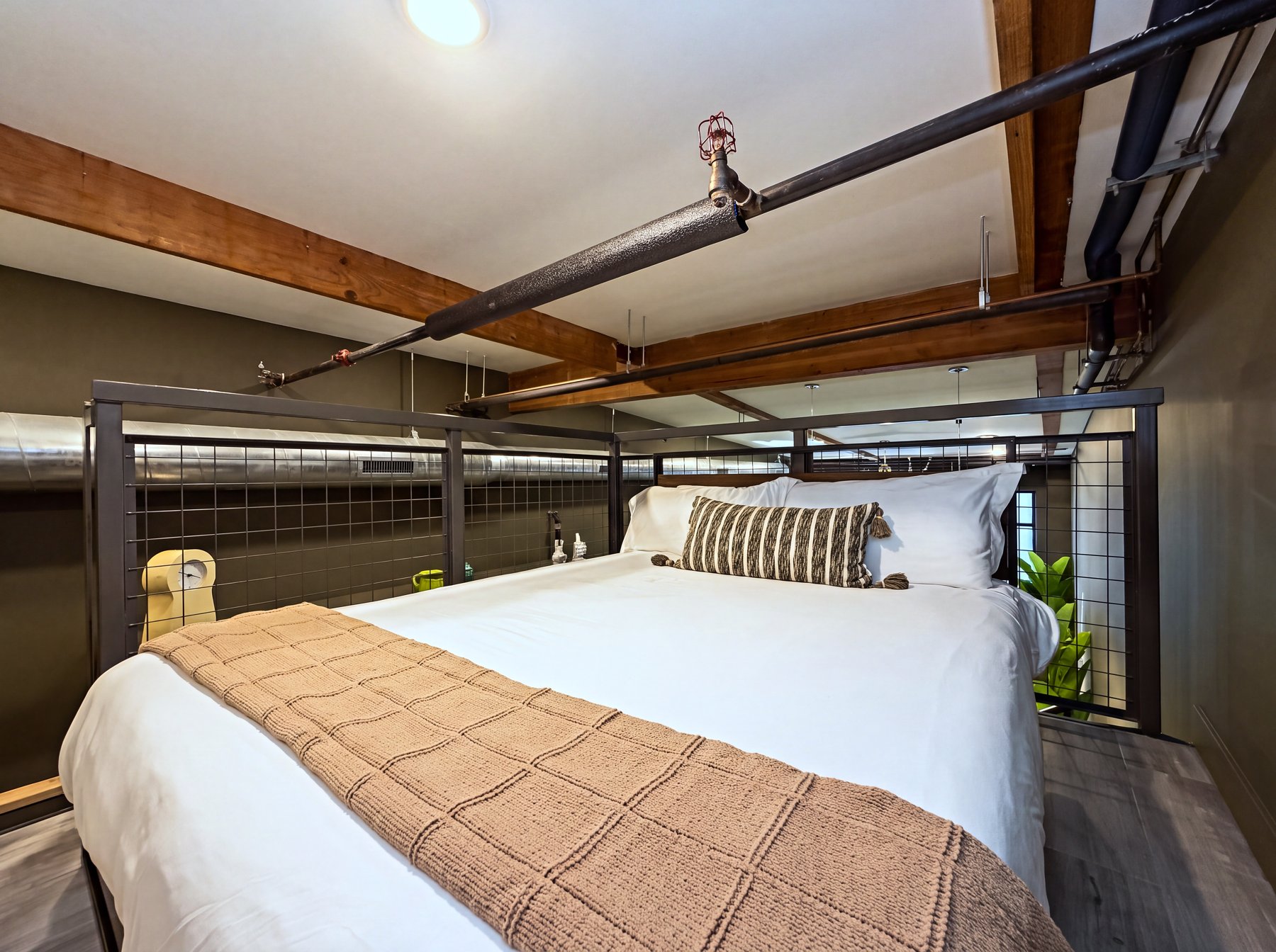 Loft 214